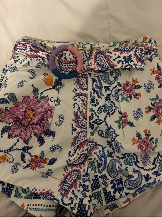 FARM Rio Pants - FARM Rio White Floral Paisley High-Waist Shorts with Multicolor Belt